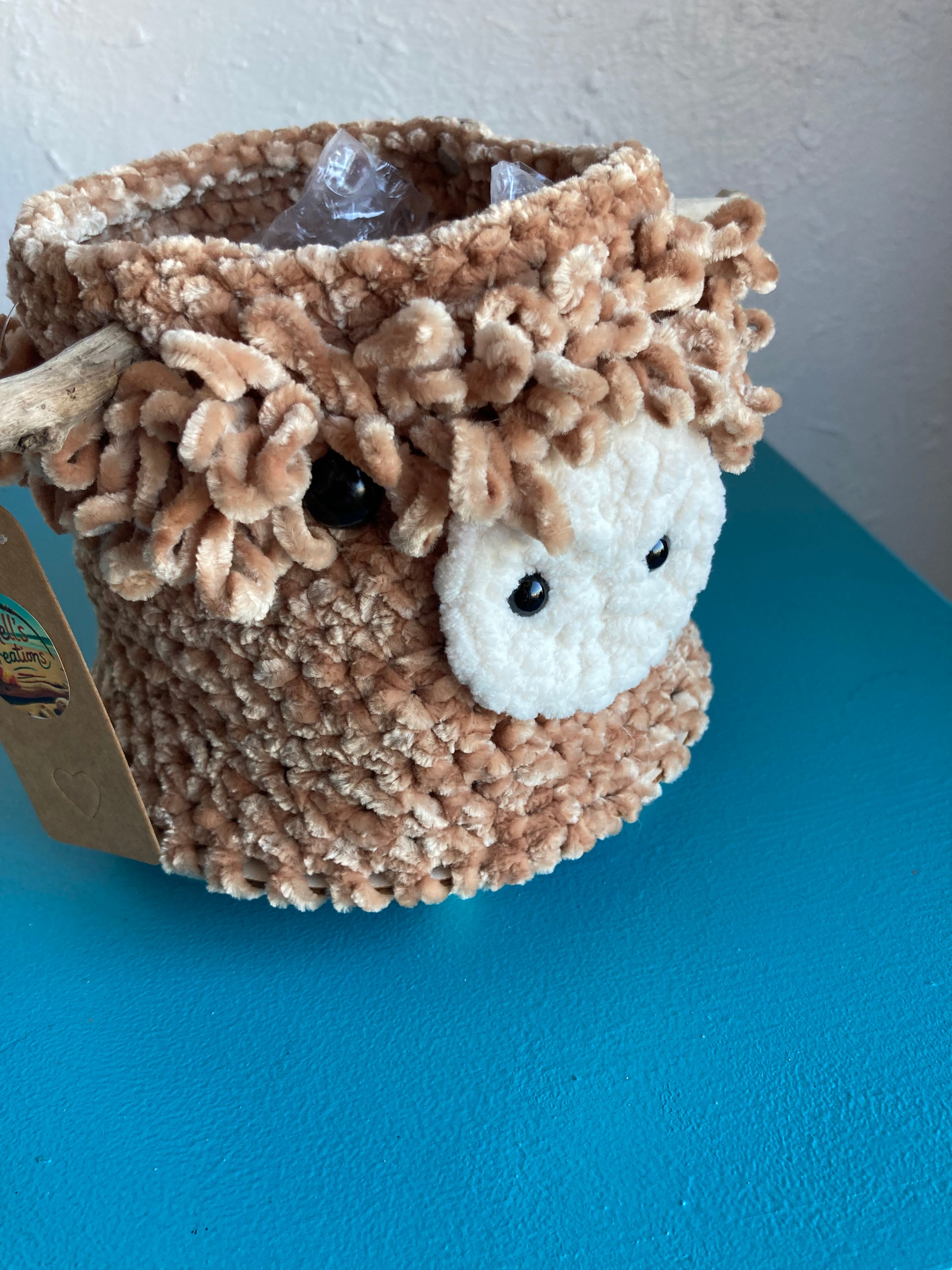 Handmade Crocheted Highland Coo Bucket Bag – Chenille Yarn & Faux Leather Base
