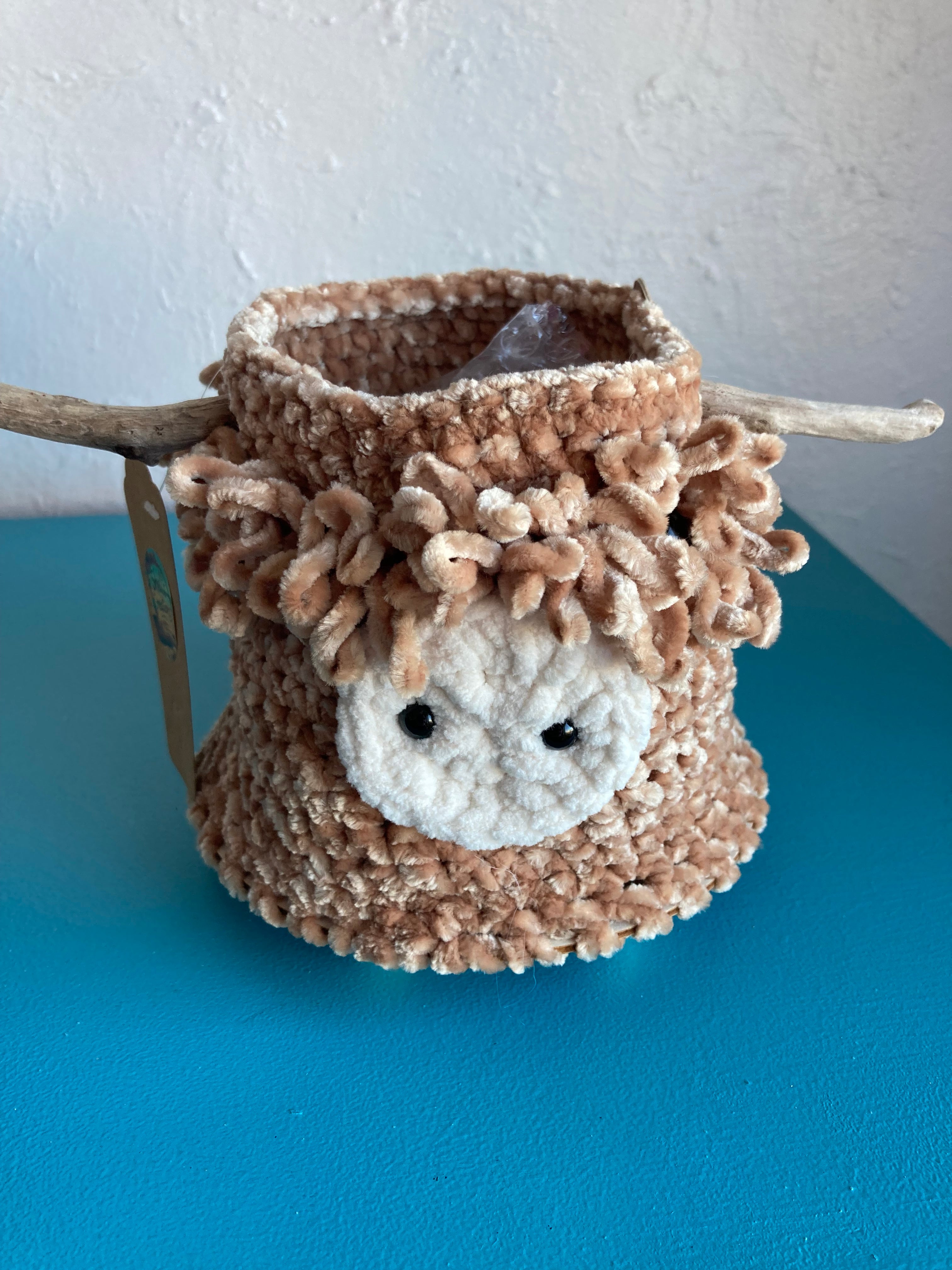Handmade Crocheted Highland Coo Bucket Bag – Chenille Yarn & Faux Leather Base