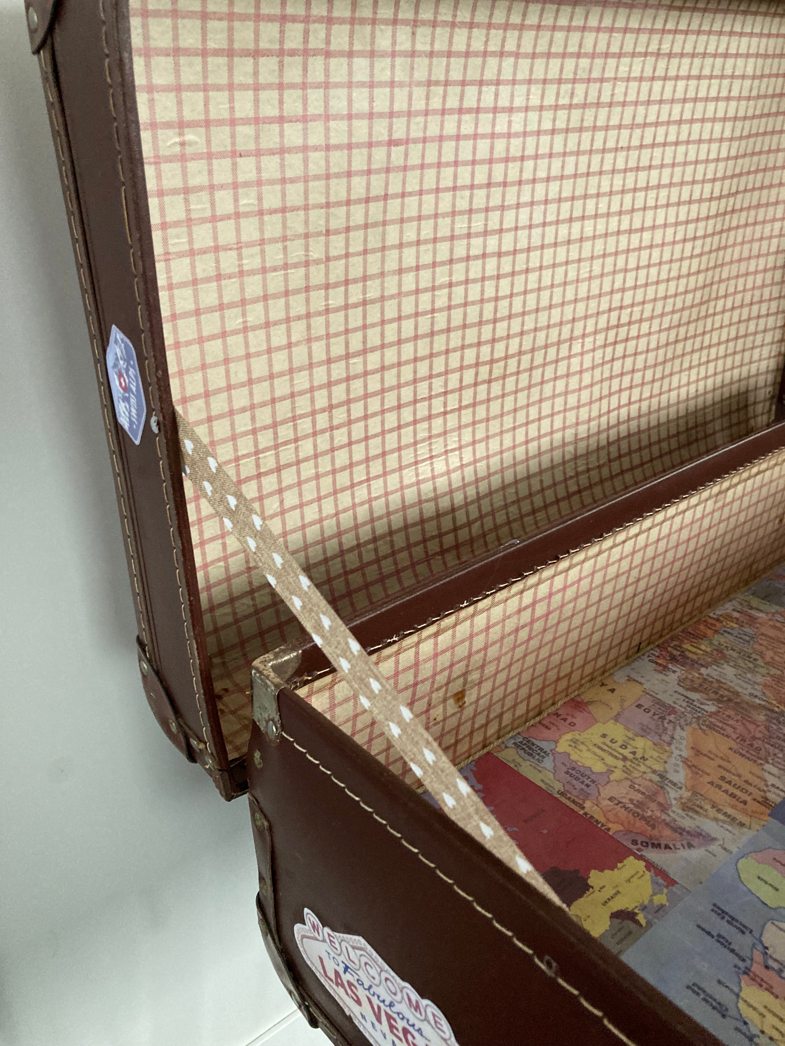 Vanguard suitcase table
