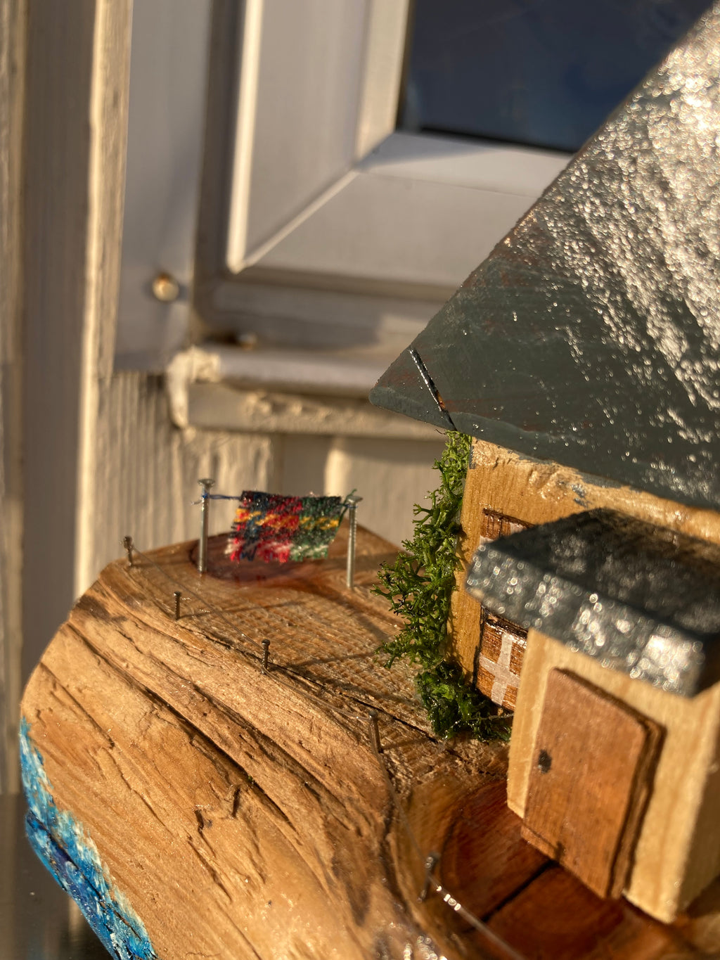Cottage on the Cliff – Handmade Driftwood Scene