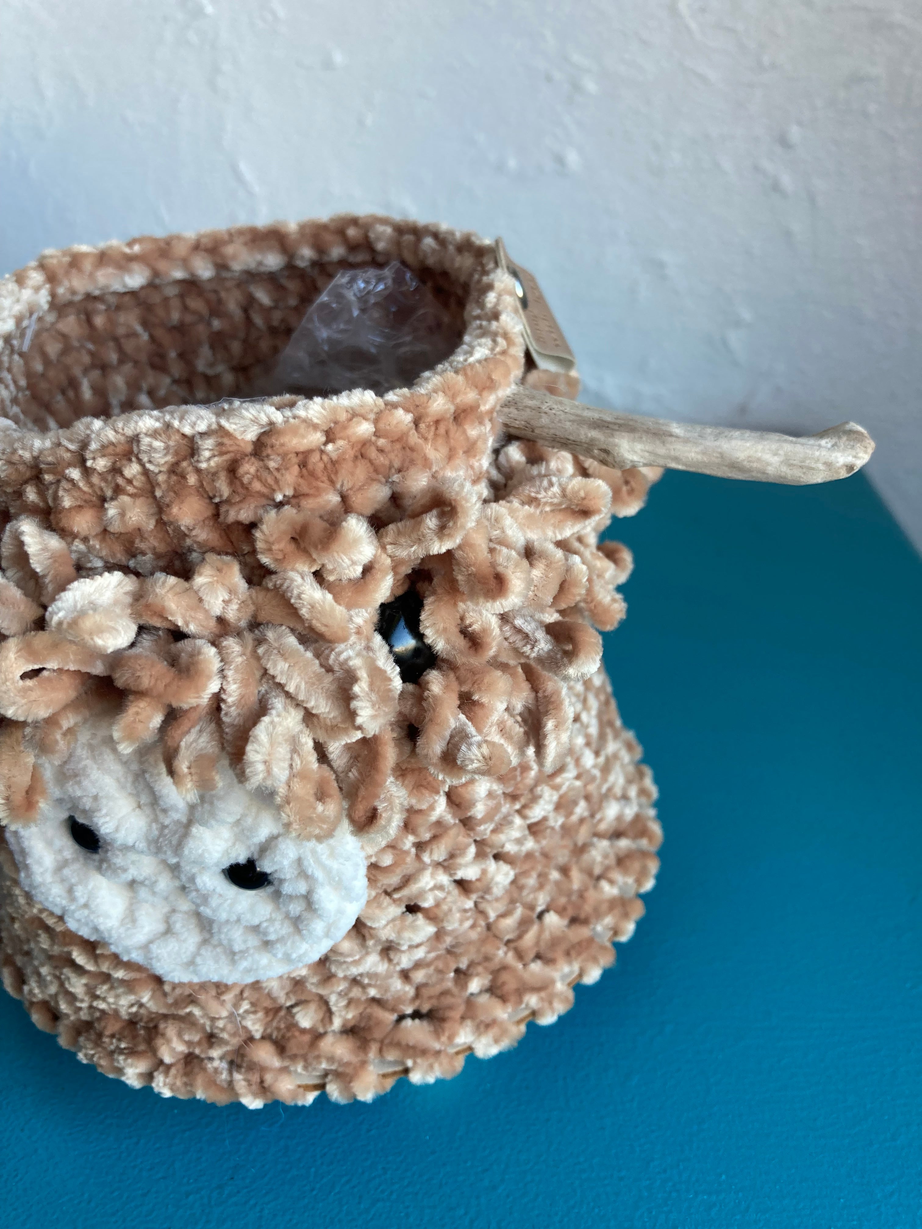Handmade Crocheted Highland Coo Bucket Bag – Chenille Yarn & Faux Leather Base